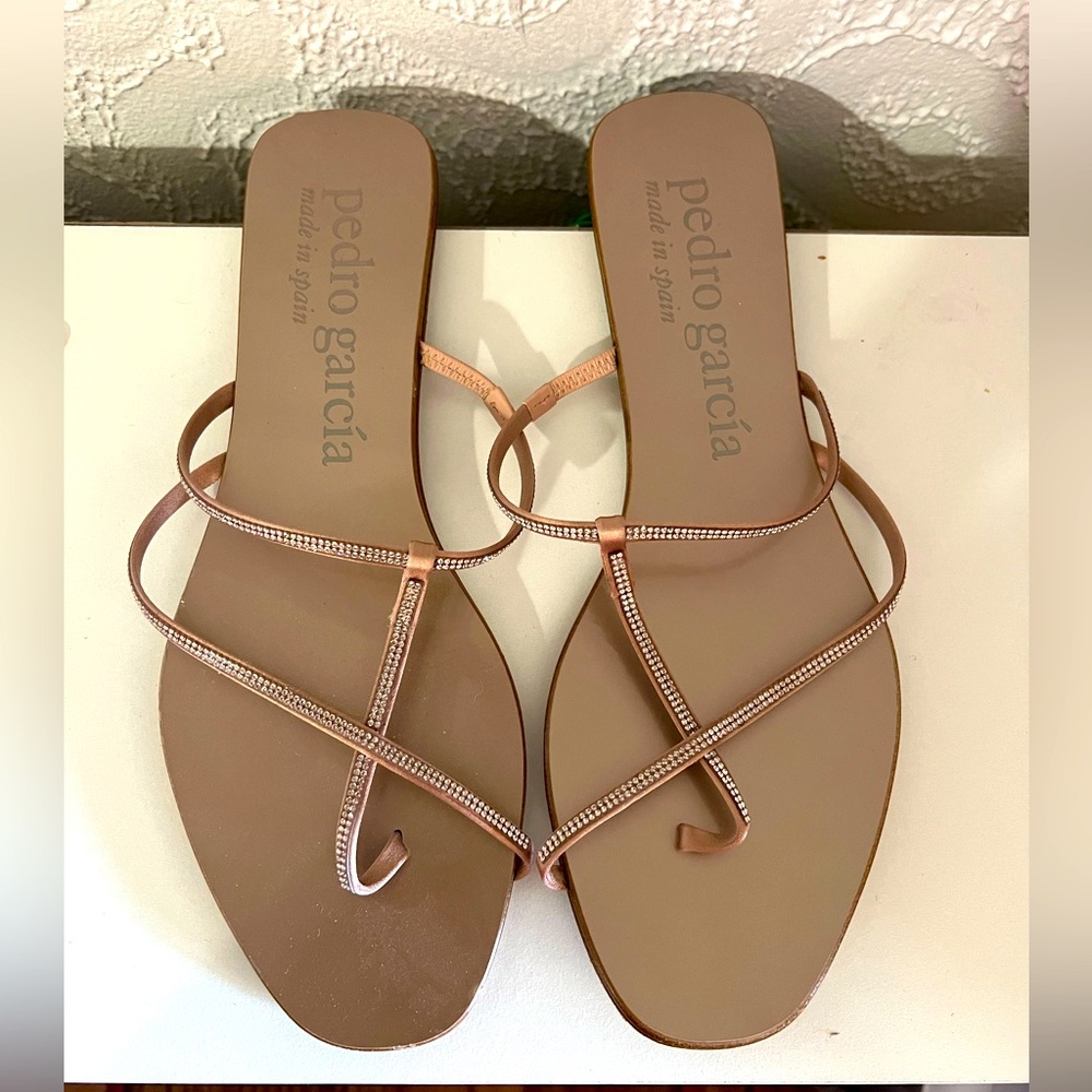 PEDRO GARCÍA
Estee sandals